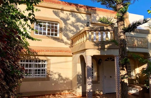 Arekmane Villa | Beachfront 3 Bedroom Villa w/ Parking