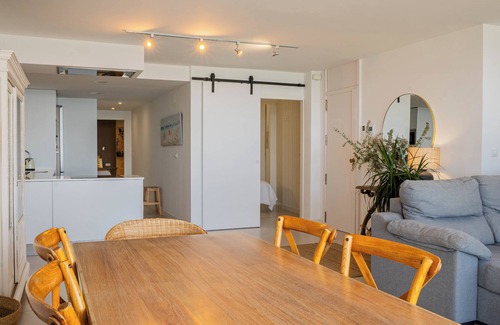 Raval Roig House | Beachfront Apartment in the City "The Window"