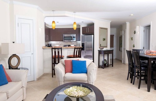 Dover Apartment | Beachfront Condo with Pool - Sapphire 511