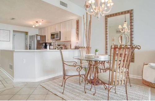 Alabama Gulf Coast Condo | ⭐️ Beachfront 🏖 Condo & Pool - Perfect Sunny ☀️ Oceanfront 🌊 Views!