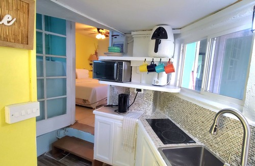 Cap Estate Cottage | Beachfront Cozy Apt. Min to Beach, ROYALTON & Sandals. 2 miles from Rodney bay