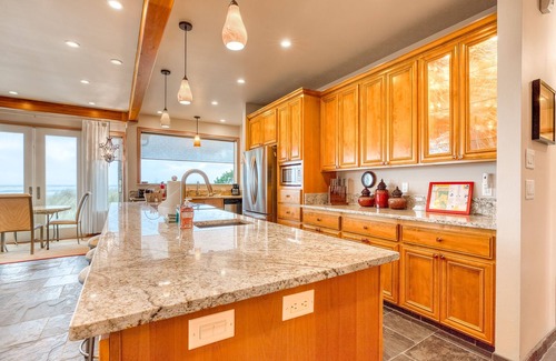 Tierra Del Mar House | Beachfront home with amazing ocean views, entertainment space, & balcony