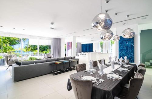 Coco House | Beachfront Luxury Villa W Pool Sunset Casa De Lys