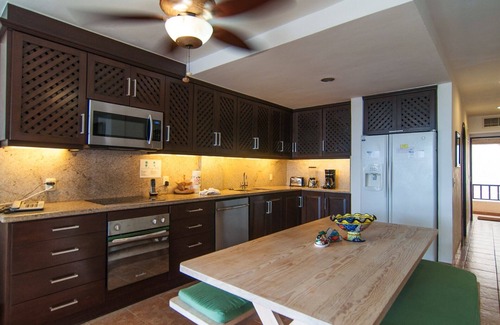 Playacar Fase I Condo | Beachfront/OceanView/PoolView/3 Bedroom/GREAT WIFI Xaman Ha Condo #7121