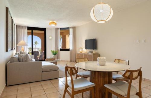 Candelero Abajo Apartment | Beachfront Paradise 2br Crescent Beach Seaside