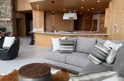 Oostburg House | Beachfront property with panoramic view of Lake Michigan!