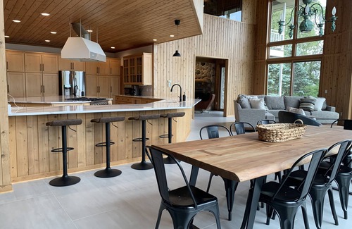 Oostburg House | Beachfront property with panoramic view of Lake Michigan!