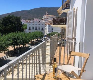 Cadaques Apartment | Beachfront SUITE in CADAQUES center