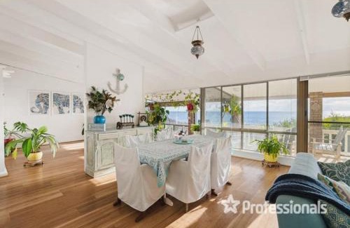Peppermint Grove Beach House | Beachfront Villa by Peppy Beach Retreats®