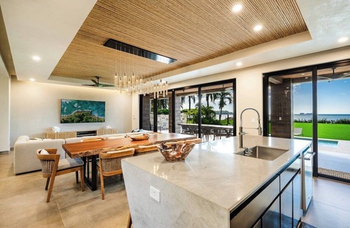 Potrero Villa | Beachfront Villa w/Breakfast & Housekeeping