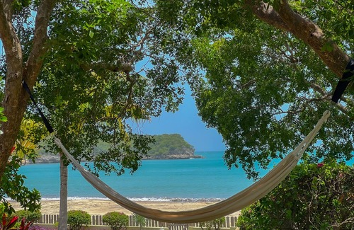 Treasure Beach House | Beachfront villa w/private Pool, Seaside garden w/Pickleball court-Blue Marlin