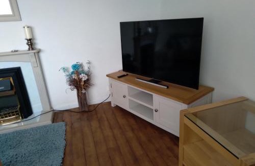 Heacham House | Beachgrass 15 minutes walk from South Beach Heacham, dog friendly