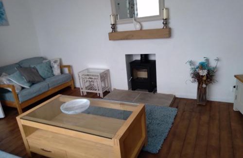 Heacham House | Beachgrass 15 minutes walk from South Beach Heacham, dog friendly