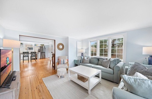 Chincoteague House | Beachgrass Bungalow on Chincoteague Island!