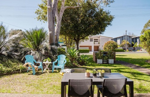 Mollymook Beach Apartment | Beachlife - Steps to Mollymook Beach