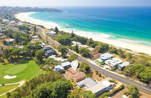 Mollymook Beach Apartment | Beachlife - Steps to Mollymook Beach