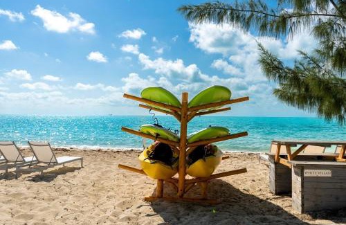 Long Bay Villa | Beachside 3 Bedroom Villa with Pool and Resort Amenities - White Villas - v4