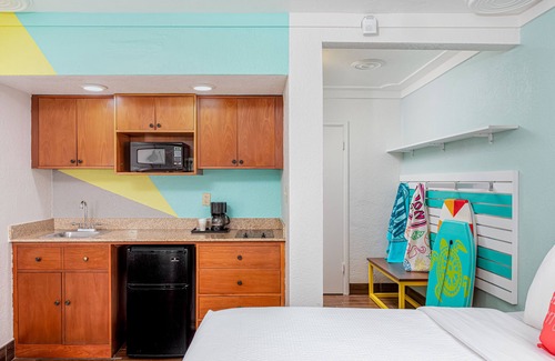 Cocoa Beach Hotel | Beachside Hotel & Suites Cocoa Beach - Port Canaveral