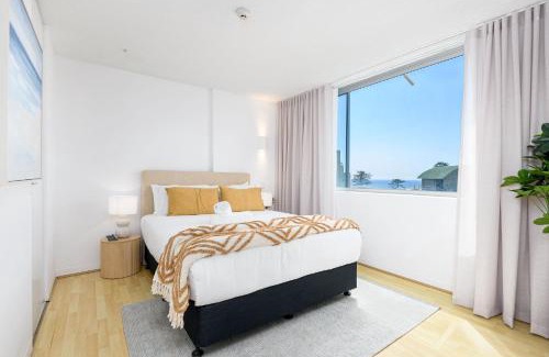 Manly Apartment | Beachside Unit in the Heart of Manly-Ocean Views