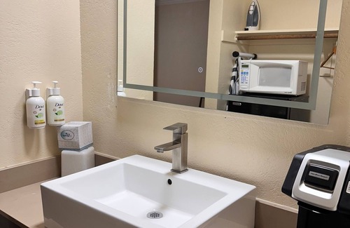 Cayucos Hotel | Beachwalker Inn and Suites