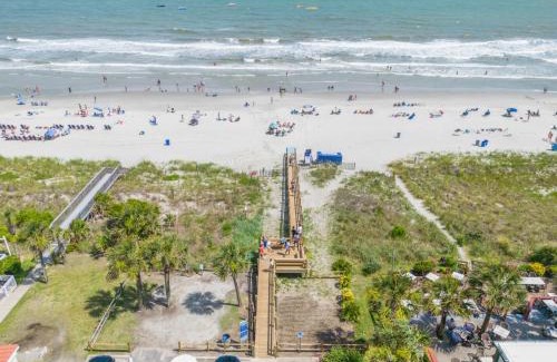Crescent Beach House | Beachy Keen, North Myrtle Beach beach single-family house, 150 feet to ocean! Pets welcome!