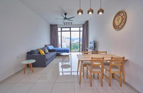 George Town Apartment | Beacon2BR #InfinityPool #Georgetown #FamilyHoliday