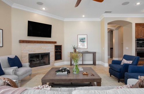 Temecula Villa | Bear Bridge by AvantStay | Hilltop Haven in Temecula w/Views!