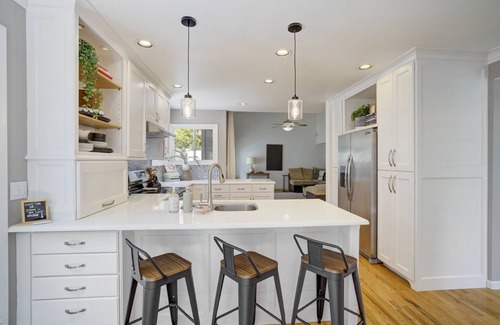 Skyway House | Bear Creek Park Retreat | Sleeps 10 | Close to Garden of the Gods