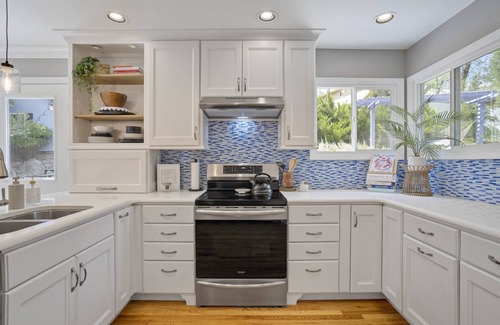 Skyway House | Bear Creek Park Retreat | Sleeps 10 | Close to Garden of the Gods