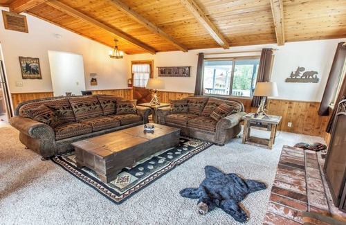 Upper Moonridge House | Bear Mt. Retreat