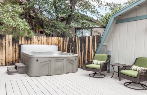 Upper Moonridge House | Bear Mt. Retreat