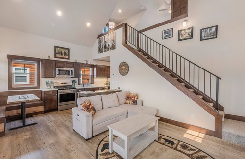 Dover Bay House | Bear Necessities – Delightful Dover Bay Bungalow, Pet-Friendly Retreat for 5