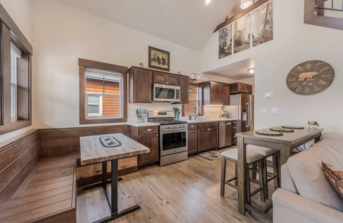 Dover Bay House | Bear Necessities – Delightful Dover Bay Bungalow, Pet-Friendly Retreat for 5