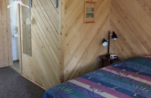 Michigamme Hotel | Bear Paw Inn