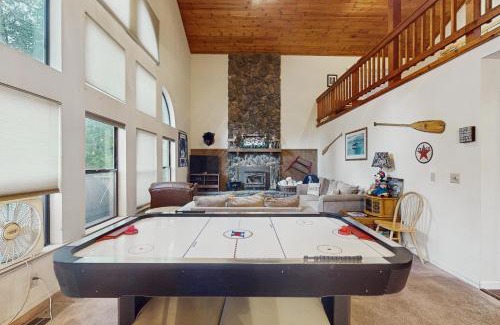 Sierra Cedars House | Bearfoot Getaway