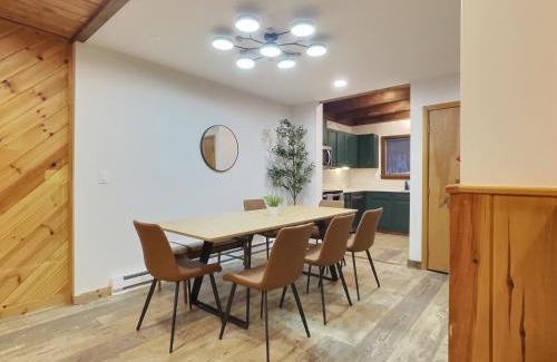 Central Vermont- Killington Apartment | BearHug AC, Pool, Hot Tub, Tennis, Close to Resort