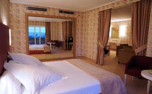 Province of Toledo Hotel | Beatriz Toledo Auditorium & Spa