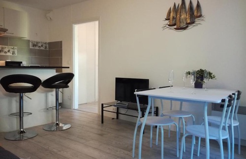 Mandelieu-La-Napoule Apartment | Beau deux pièces avec piscine