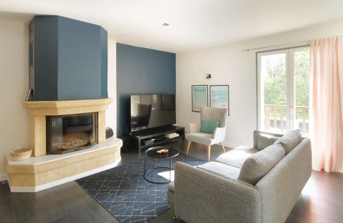 Saint-Alban-de-Montbel House | Beautiful family home av. heated swimming pool a few steps from Lake Aiguebelette