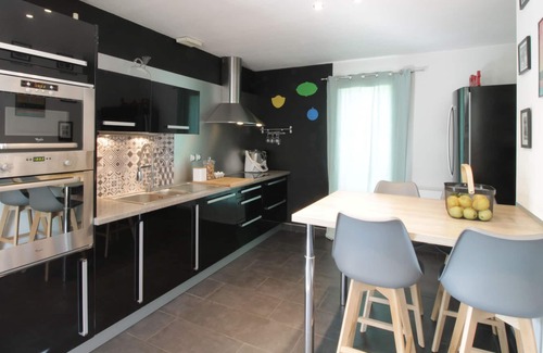 Saint-Alban-de-Montbel House | Beautiful family home av. heated swimming pool a few steps from Lake Aiguebelette