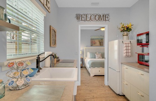 Clermont Cottage | Beautiful 1 bedroom/1 bath unit in Downtown Clermont at Lake Minneola