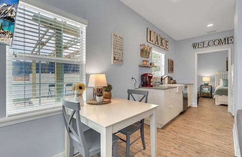 Clermont Cottage | Beautiful 1 bedroom/1 bath unit in Downtown Clermont at Lake Minneola