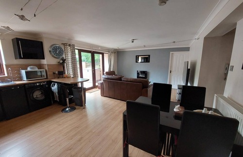 Bolton Apartment | Beautiful 1bed Apartment With a Back Garden