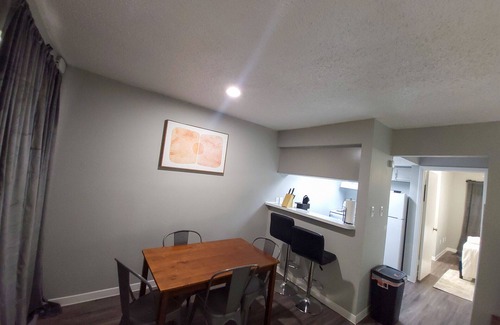Hancock Apartment | Beautiful 1BR 5 Mins to UT 9466