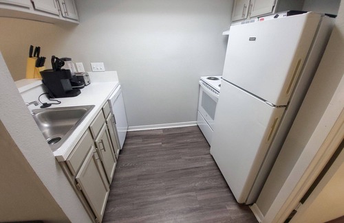 Hancock Apartment | Beautiful 1BR 5 Mins to UT 9466