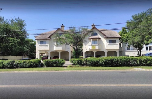 Hancock Apartment | Beautiful 1BR 5 Mins to UT 9466