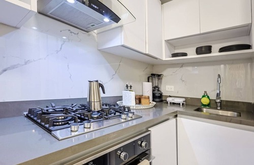 Sarasota Apartment | Beautiful 1BR Apartment, Fast Wi-Fi, Spectacular Rooftop Terrace, Gym, Pool