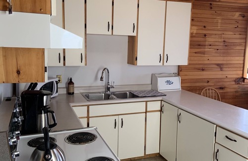 Belfast Cottage | Beautiful 2 br, 1 bath, 3.5 star Oceanfront cottage in Point Prim , PEI