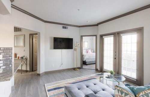 South Main Apartment | Beautiful 2 BR 2 BA, NRG, Medical Center, Downtown, Free WiFi, Pool