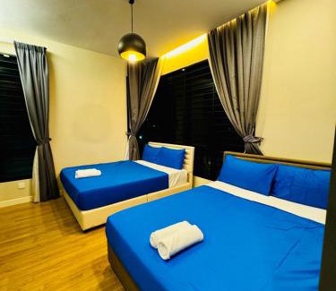 Batu Ferringhi Villa | Beautiful 20-Person Villa, Walk to Beach & Market